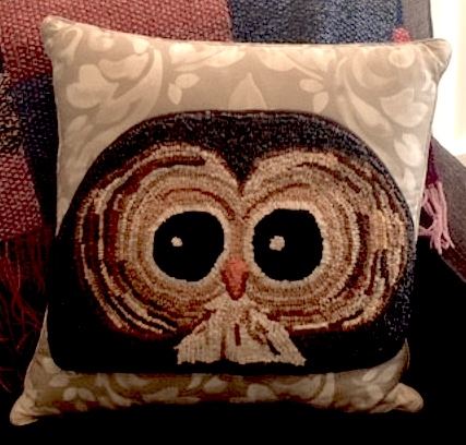 Owl cushion